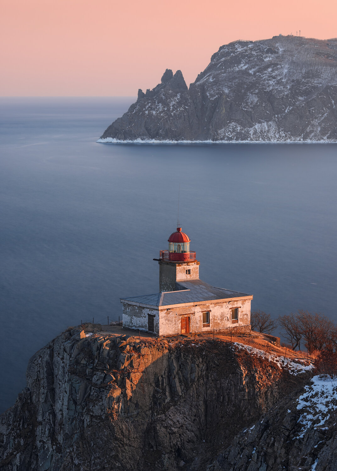 lighthouse, rocky cliff, sea, sunset, mountains, landscape, long exposure, golden hour, seascape, winter, solitude, nature, пейзаж, зима, закат, маяк, приморье, Андрей