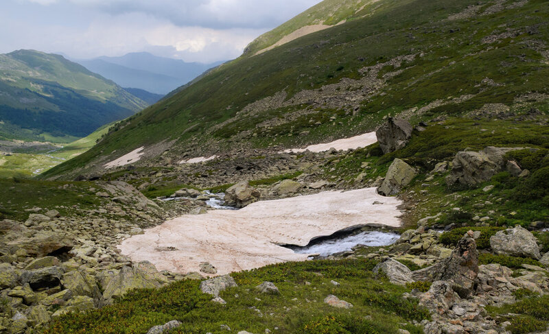 горы, снег, река Снежник. фото превью