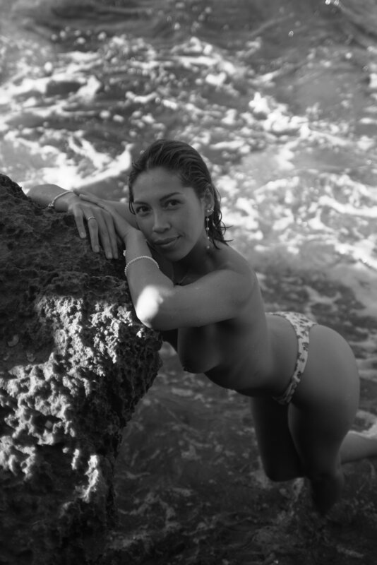 Nude, bw, photography, portrait, mallorca En las calas siempre está muy bien  фото превью