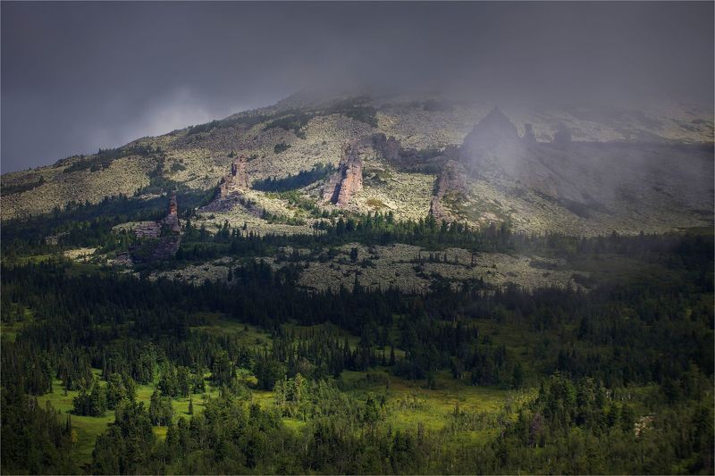 Каларское нагорье. Скальники \