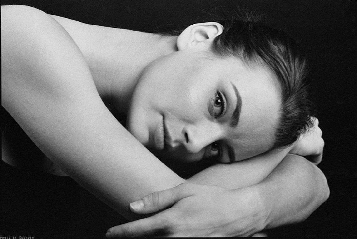 portrait bw film studio girl blackandwhite ilford hp5, Keenosh