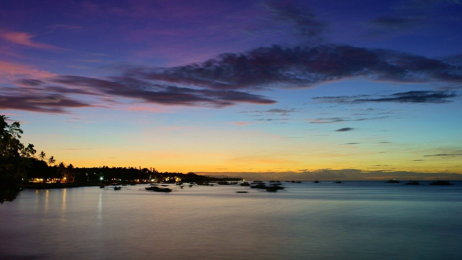 asia,philippines,sea,seascape,dawn,sky,cloud,parm tree,boats,silhouette,horizontal,dawn,reflection, Shin