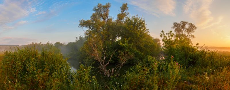 На изгибе реки фото превью