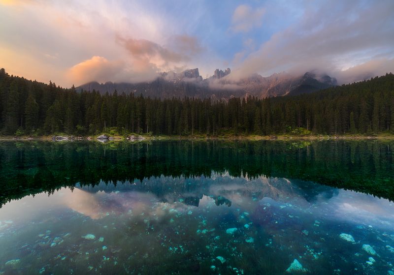 Рассвет на озере Карезза фото превью