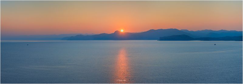 Горы, Закат, Корабли, Крым, Крымские горы, Море, Панорама, Солнце, Черное море  фото превью