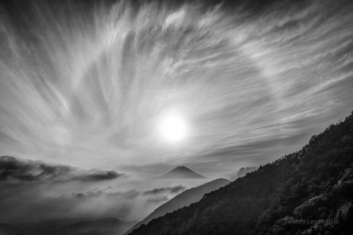 fuji,mountain,japan,cloud,halo,sun,sunrise,sunshine,, Takashi