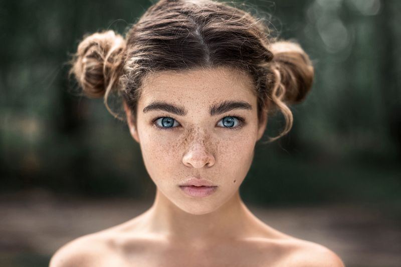 портрет, глаза, волосы, девушка, веснушки, лето, арт,   фото превью