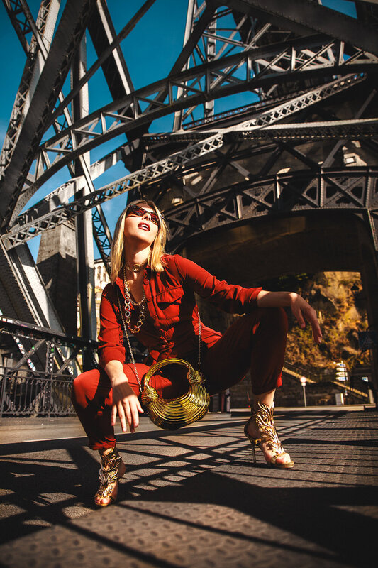woman, portrait, fashion Where iron holds cities together фото превью