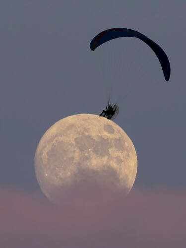 Parapente en la Luna