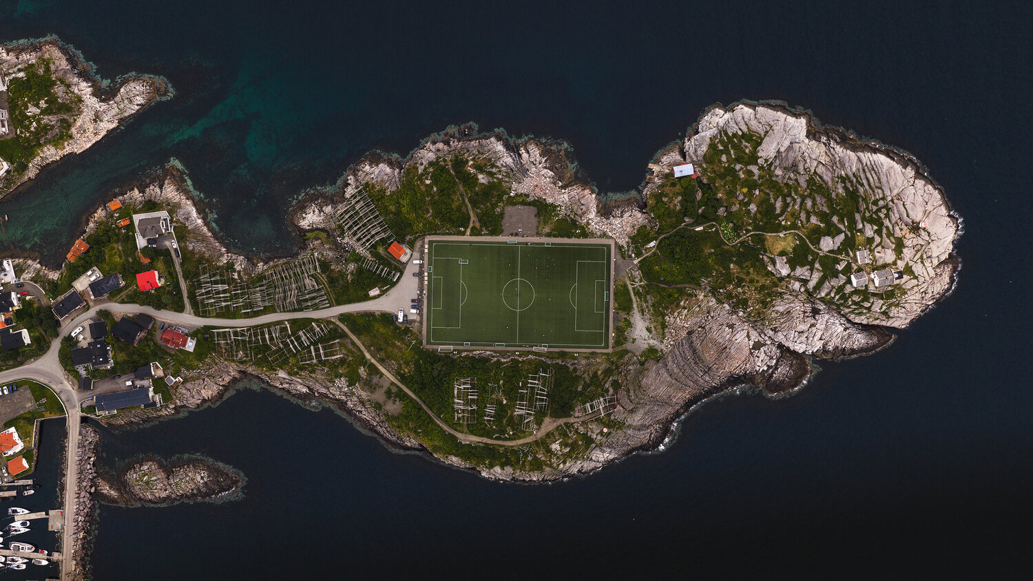 Henningsvaer football field. Автор: Дмитрий Иванов , Дмитрий Иванов