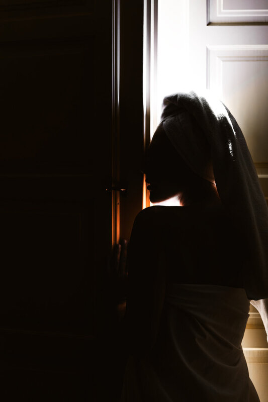 woman, portrait, art Light doesn\\\'t erase darkness - it gives it meaning фото превью