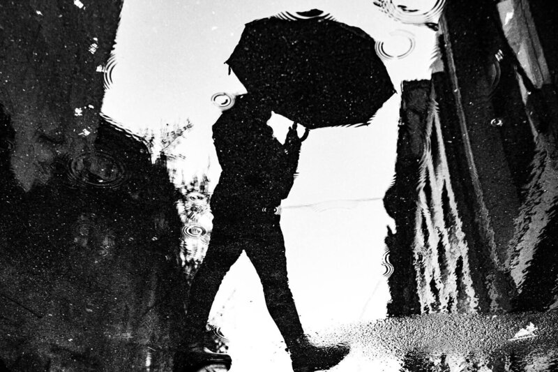 lluvia, rain, paraguas, bastián cifuentes araya, periodista furioso, bastian cifuentes araya, periodistafurioso, street photography, street photo REFLEJOS DEL INVIERNO фото превью