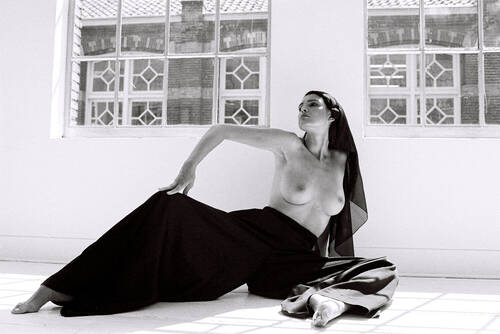 Stillness in Black (ZM. 49)