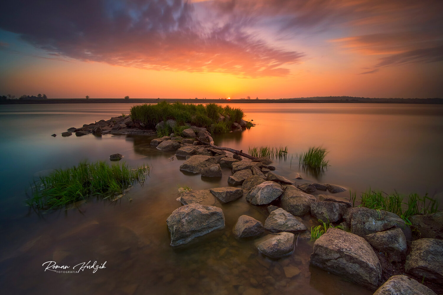 The Vistula River. Автор: Hudzik Roman Sunrise, River, Wisła, Vistula, Stones, Clouds, Landscape, Hudzik Roman