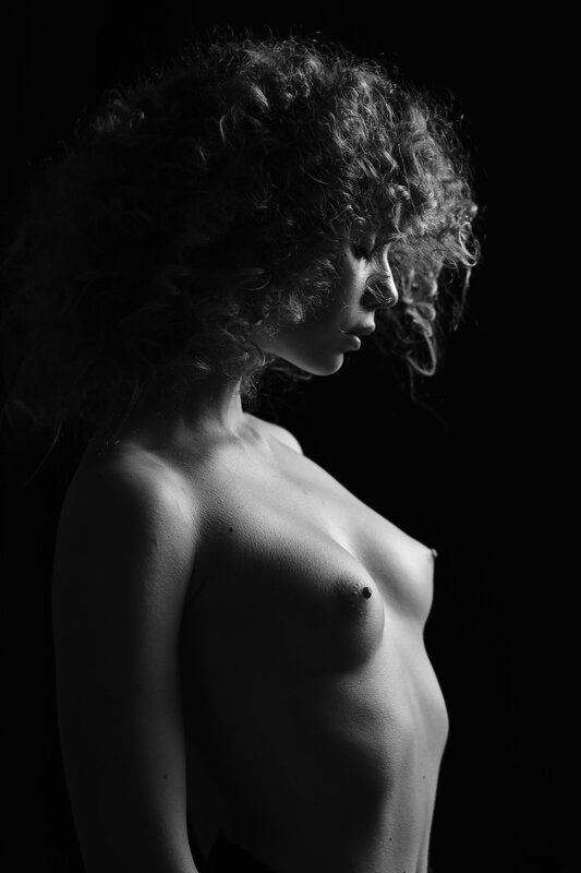 ню, nu, nude, artnu, nuart, артню, нюарт, будуар, boudoir, девушка, girl, женский портрет, woman portrait, портретное фото, portrait photo, монохром, чернобелое, чб, bnw, monochrome, blackandwhite, фотостудия, studio, модель, ню модель, model, numodel From the shadows фото превью