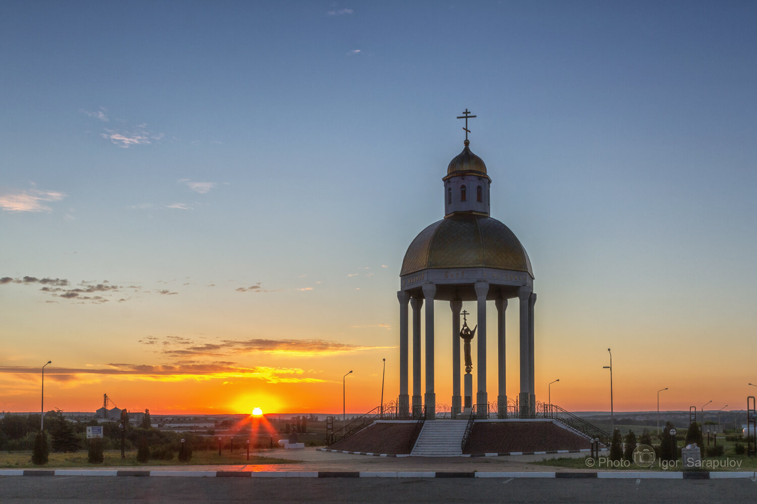 восход, белгородчина, архитектура, ротонда-часовня, россия в моих фото, путешествия по россии, путешествие на автомобиле, ангел, часовня, Игорь Сарапулов