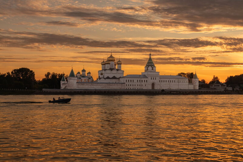 Вечер в Костроме фото превью