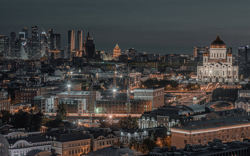 Москва. Городской пейзаж с видом на Москва Сити и Храм Христа Спасителя фото превью