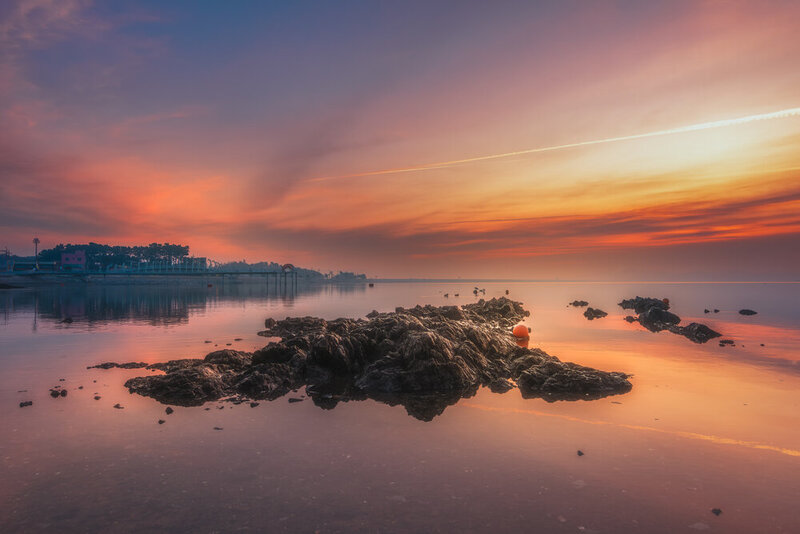 Scenery, sunrise, romantic, captivating, coastline rock The sunrise of a burning rock фото превью