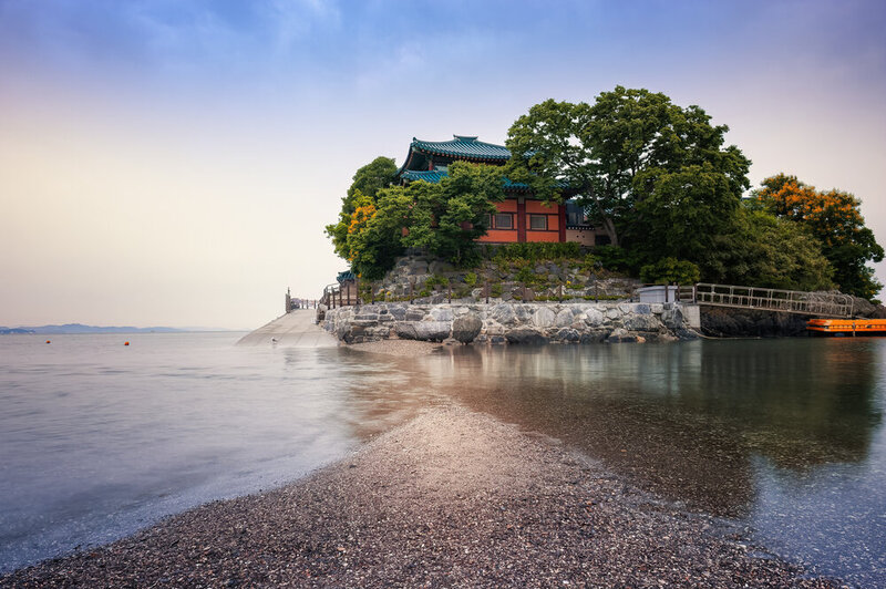 Scenery, sunrise, temple, coast A miracle like the Red Sea фото превью