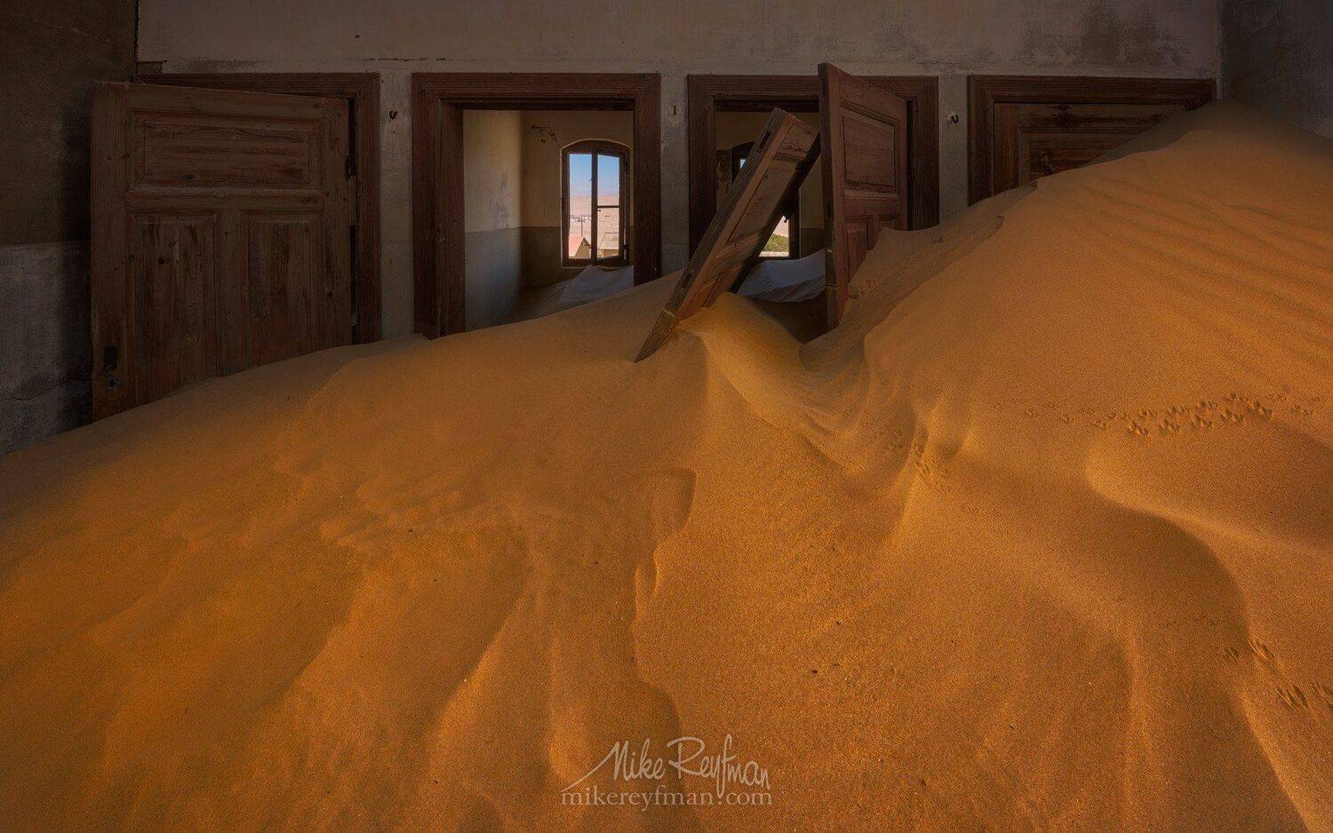 Ghost town kolmanskop, Namib desert, Southern namibia., Майк Рейфман