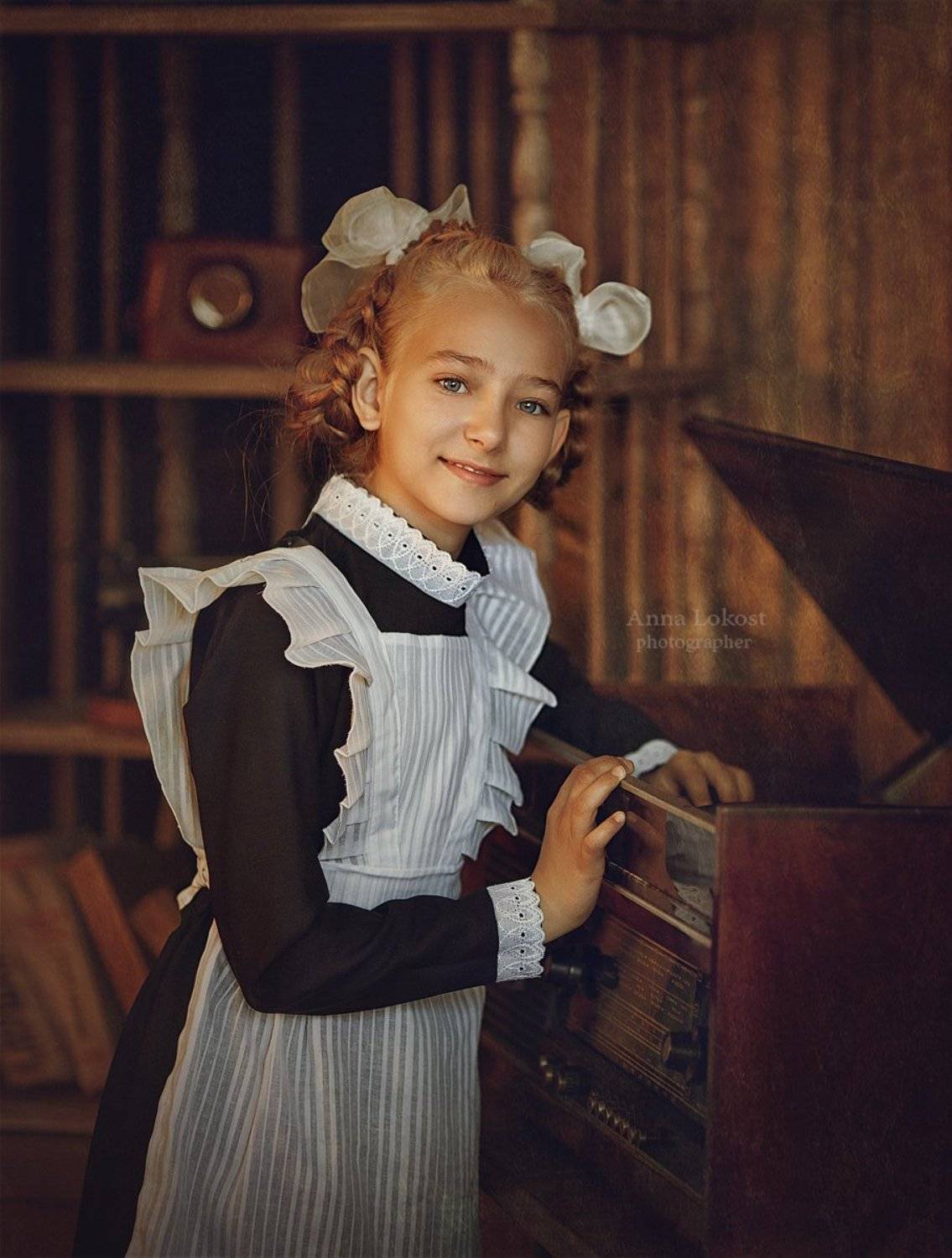 , Анна Локост