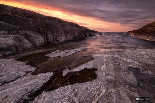 Расщелина на острове Есусарет