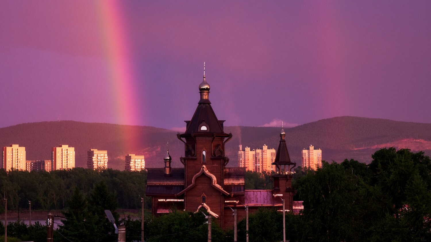 Храм Иоакима и Анны. Автор: Багурский Алексей красноярск, храм, радуга, Багурский Алексей