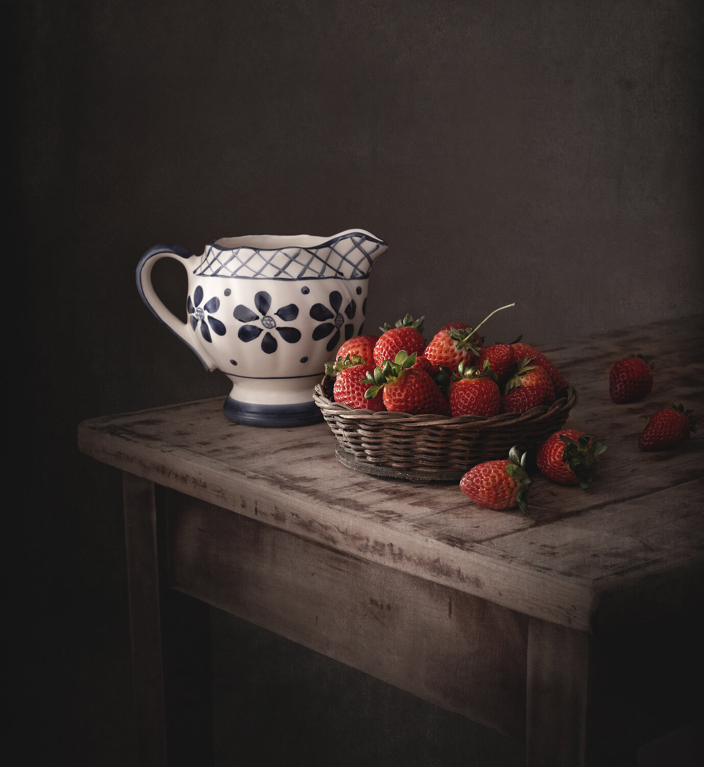 Still life, Strawberries, red, light, texture, Maria Margareth Perfoncio