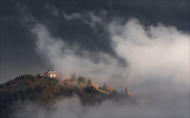 словения, slovenia Замок в облаках фото превью