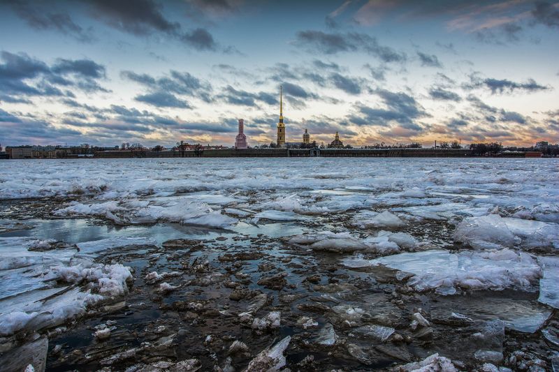 С.Петербург, Нева, Петра-Павловская крепость, город, река, небо, облака, закат, лёд, крепость, архитектура Холодный декабрь фото превью