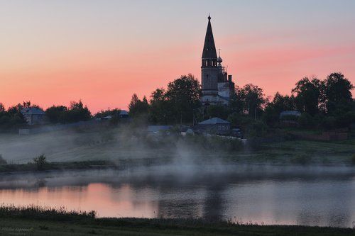 Ранний предсрасветный час у храма Иоанна Предтечи
