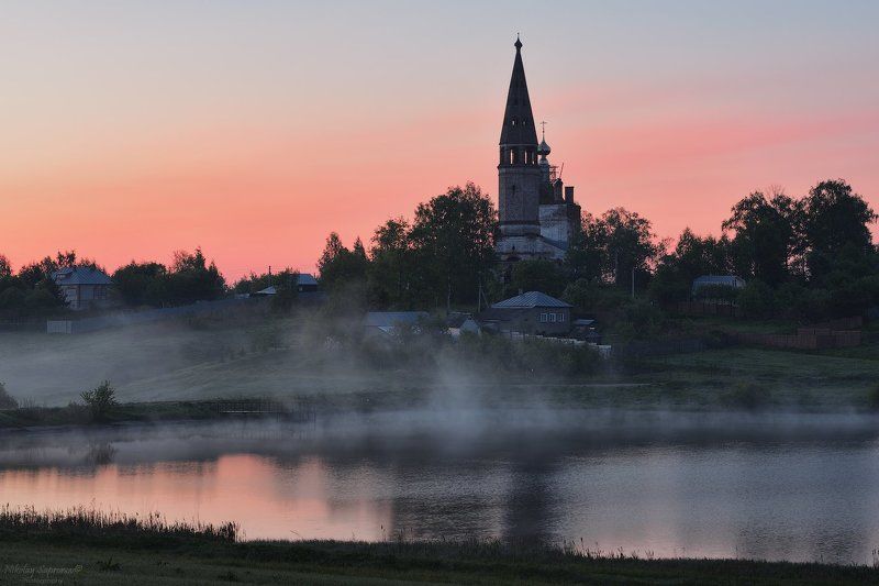 храмы, церкви, колокольня, рассвет, туман, утро, ивановская область, сельский пейзаж Ранний предсрасветный час у храма Иоанна Предтечи фото превью