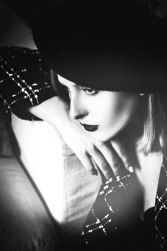 woman, portrait, art Her silence had the weight of a secret фото превью