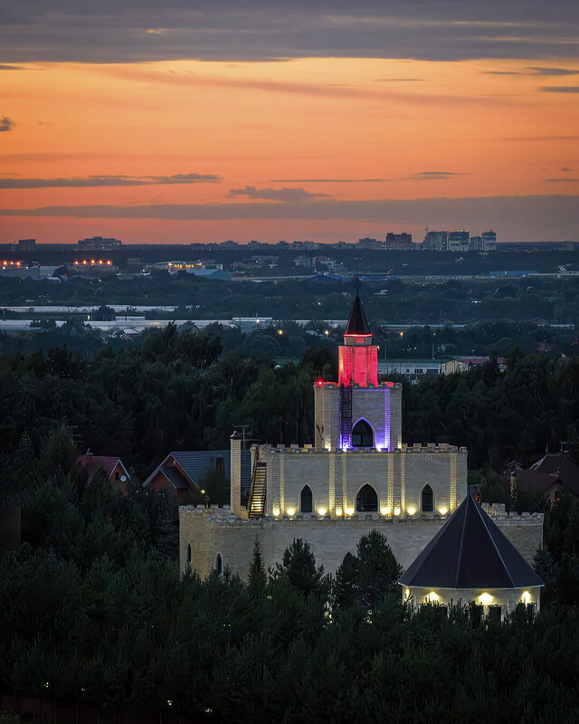 замок Замок на закате фото превью