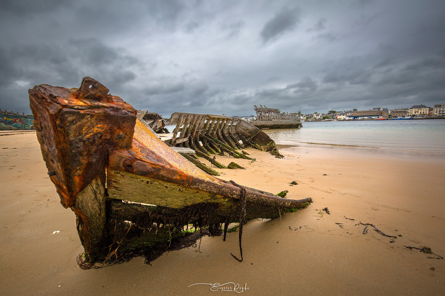 The boat graveyard. Автор: Eugenia Righi brtittany, bretagne, france, boat, boat graveyard, clouds, water, ancient, Eugenia Righi