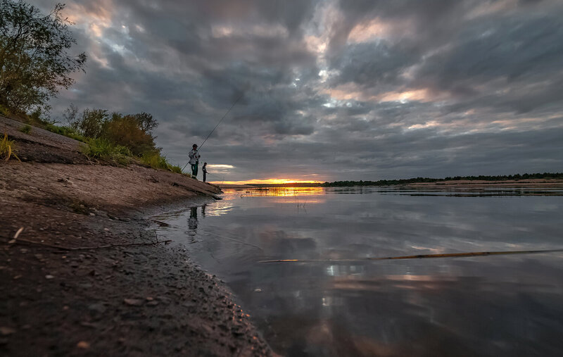 рыбок, река, вычегда, вечер, закат, отражение, небо С рыбаками. фото превью