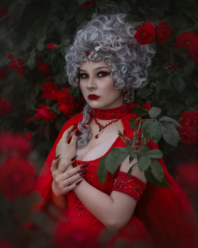 Фотограф Юлия Дюдина, Фотограф Нижний Новгород, Фотосессия в розах, Вампир  фото превью