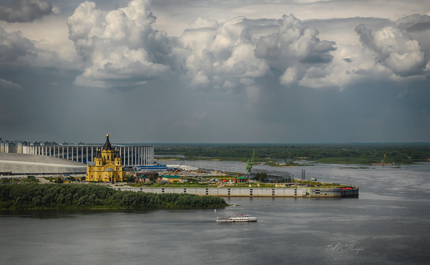 река, храм, стадион, облака, Вера Петри