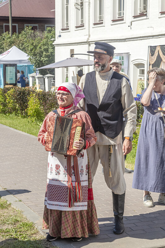 сольвычегодск, гармонист, бабушка, старушка Гармонист. фото превью