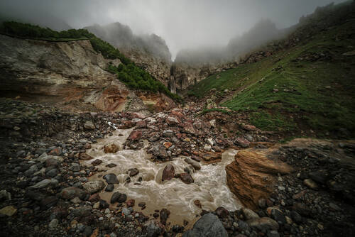 Там, где горы, водопады и реки...