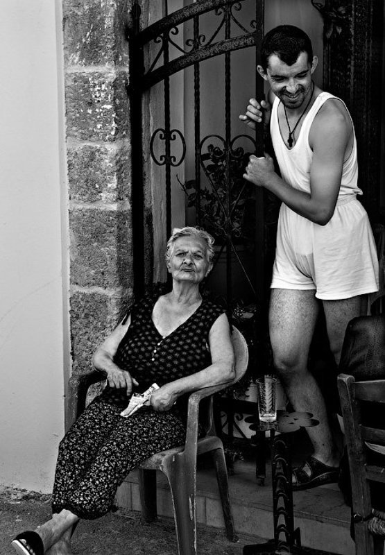 серьезный портрет с несерьезным внуком фото превью