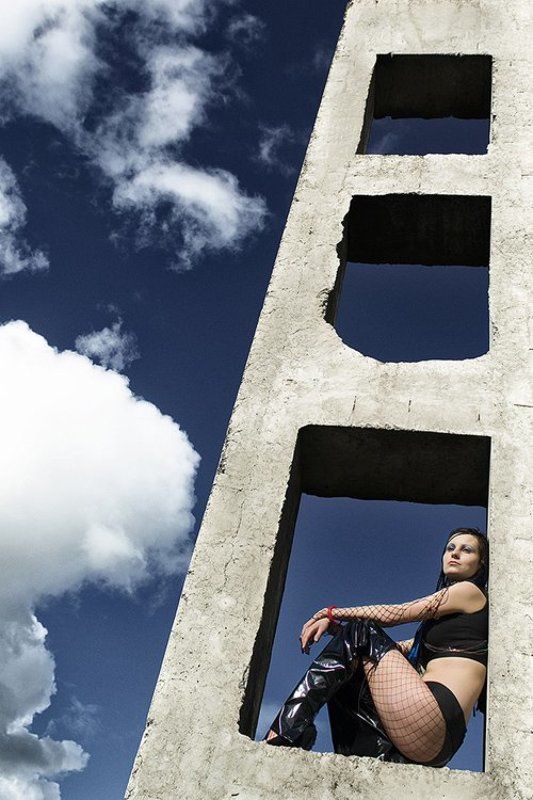 World after war фото превью