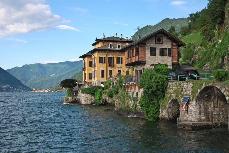 с видом на озеро фото превью