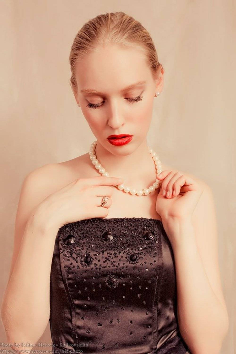 , Polina Helvete Kulikovskikh