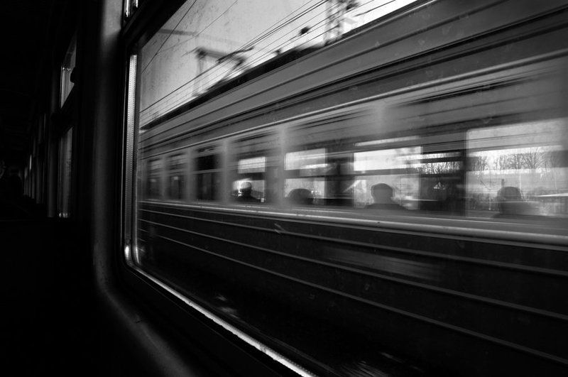 проносится мимо... фото превью