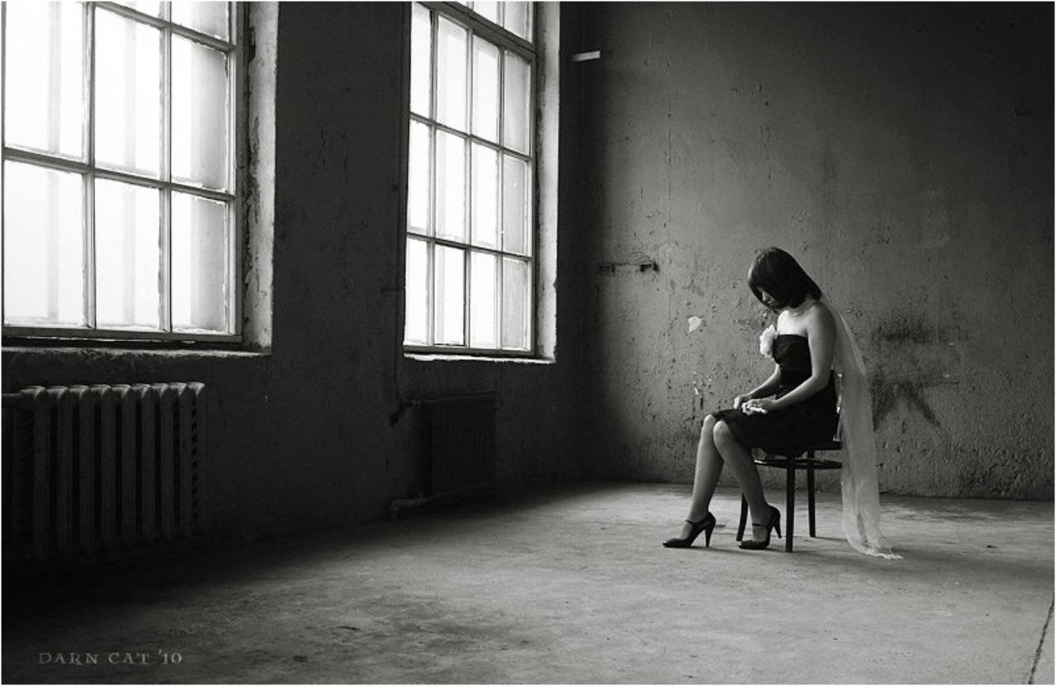 девушка, мелодия, флейта, стул, одиночество, комната, беззвучье, тишина, Darn Cat