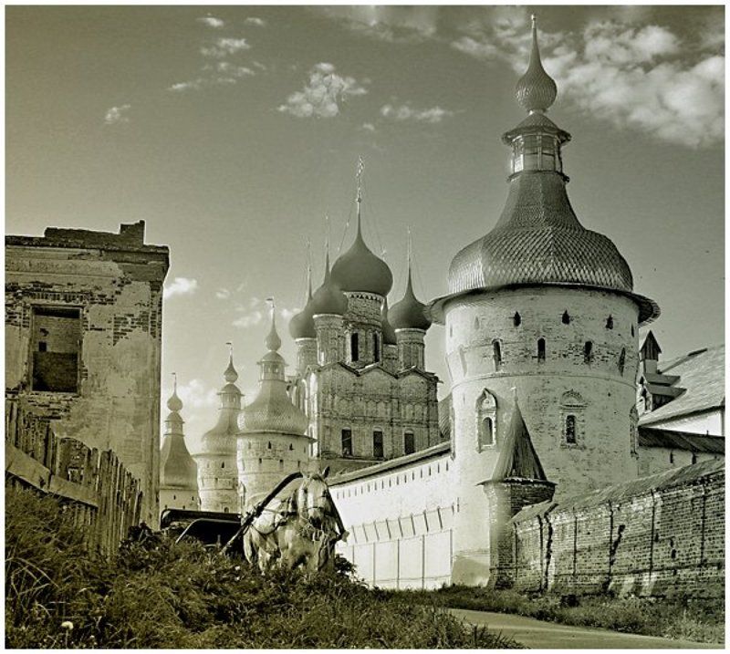 июнь, ростов, великий, вечер, русская, провинция У стен Ростовского Кремля фото превью