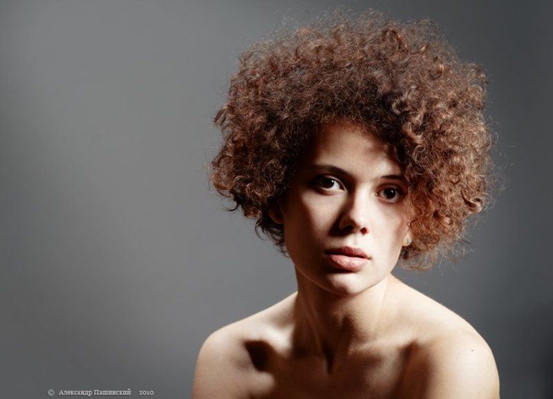 портрет, студия, кучеряшки Лена фото превью
