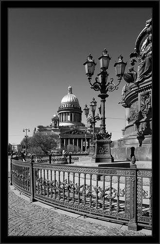 Совсем ленинградская простая черно-белая картинка